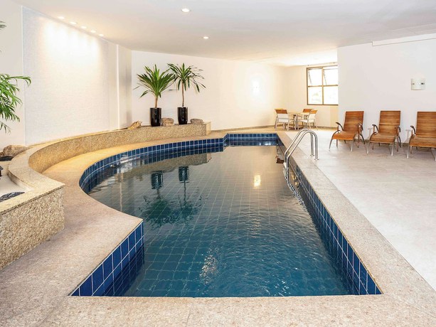 Imagen de la piscina del Hotel Mercure Belo Horizonte Lourdes. Foto 20