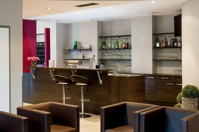 Imagen del bar/restaurante del Hotel Mercure Berlin am Alexanderplatz. Foto 2