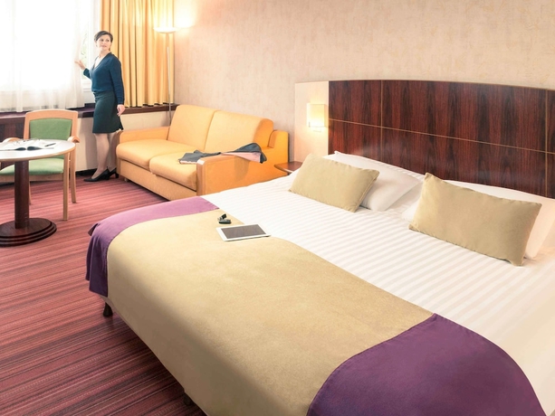 Imagen de la habitación del Hotel Mercure Besancon Parc Micaud. Foto 10