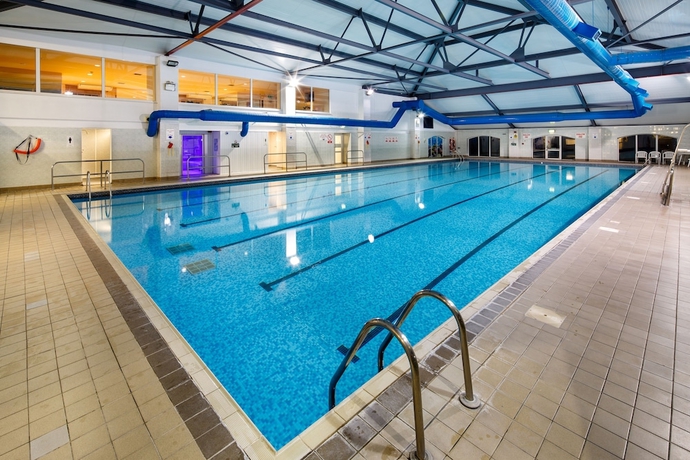 Imagen de la piscina del Hotel Mercure Bewdley The Heath. Foto 19