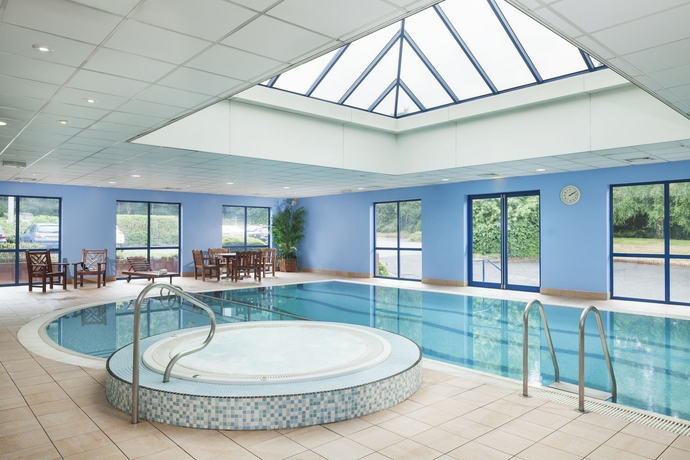 Imagen de la piscina del Hotel Mercure Birmingham West. Foto 16