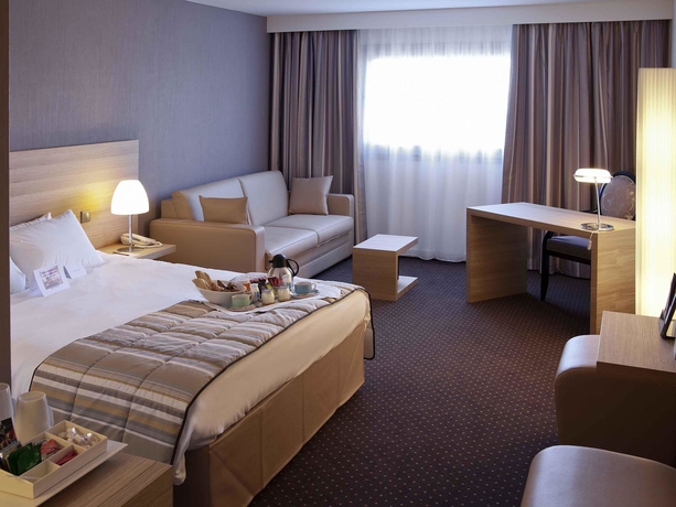 Imagen de la habitación del Hotel Mercure Bordeaux Lac. Foto 6