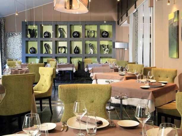 Imagen del bar/restaurante del Hotel Mercure Brignoles Golf De Barbaroux, Brignoles. Foto 8