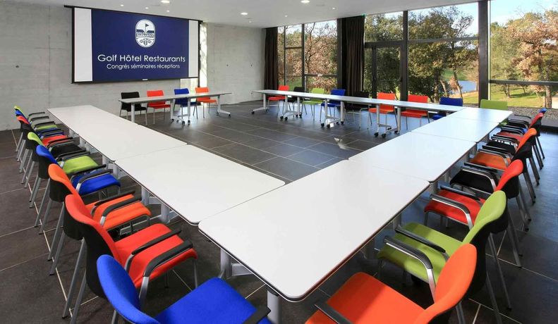 Imagen de los interiores del Hotel Mercure Brignoles Golf De Barbaroux. Foto 13