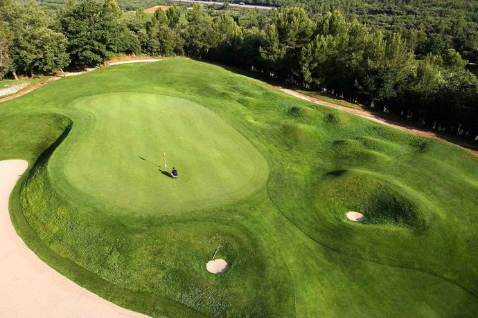 Imagen de los exteriores del Hotel Mercure Brignoles Golf De Barbaroux. Foto 10