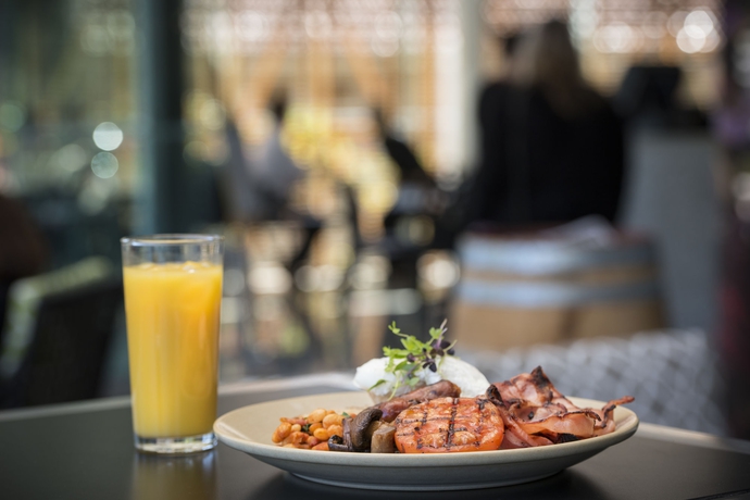 Imagen del bar/restaurante del Hotel Mercure Brisbane Spring Hill. Foto 3