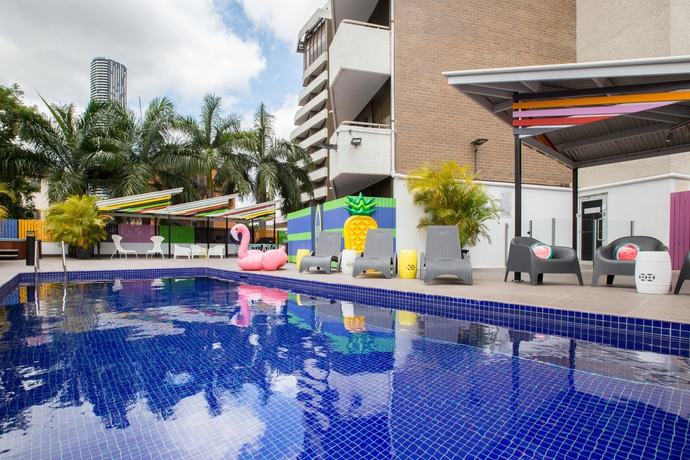 Imagen de la piscina del Hotel Mercure Brisbane Spring Hill. Foto 15