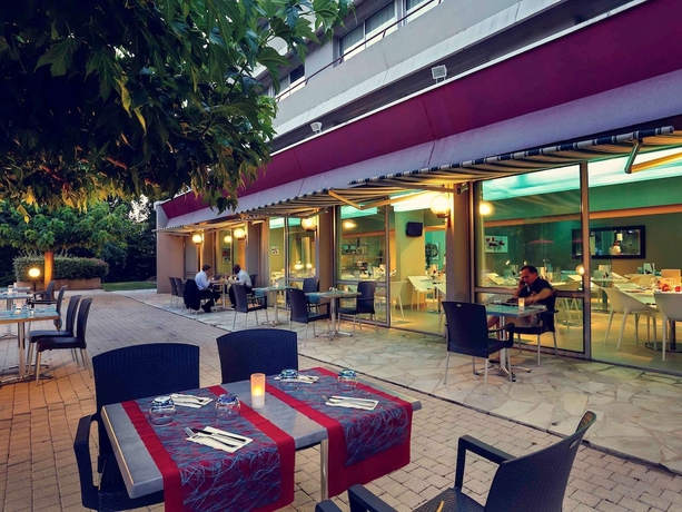 Imagen del bar/restaurante del Hotel Mercure Brive. Foto 4