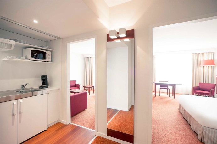 Imagen de los interiores del Hotel Mercure Brussels Airport. Foto 15