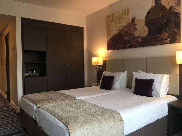 Imagen de la habitación del Hotel Mercure Brussels Centre Midi. Foto 5