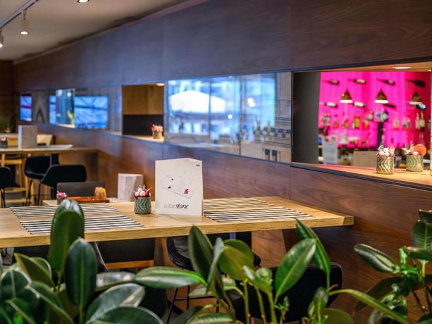 Imagen del bar/restaurante del Hotel Mercure Budapest City Center. Foto 2