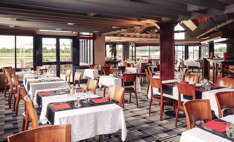 Imagen del bar/restaurante del Hotel Mercure Cabourg and Spa. Foto 8
