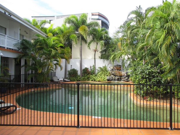 Imagen de la piscina del Hotel Mercure Cairns. Foto 16