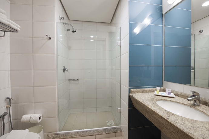 Imagen de la habitación del Hotel Mercure Camboriu. Foto 7