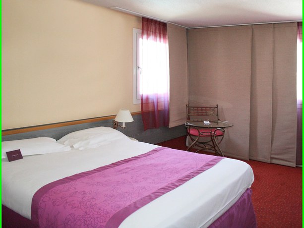 Imagen de la habitación del Hotel Mercure Cannes Mandelieu. Foto 3