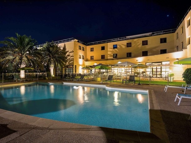 Imagen de la piscina del Hotel Mercure Cannes Mandelieu. Foto 17