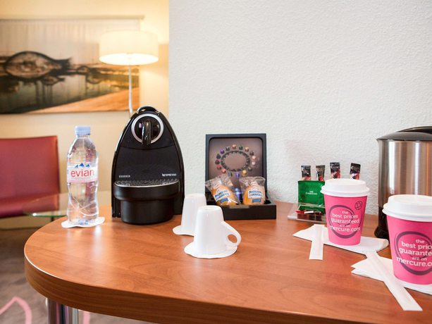 Imagen de la habitación del Hotel Mercure Cannes Mandelieu. Foto 13