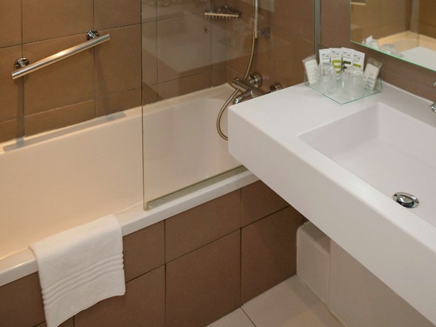 Imagen de la habitación del Hotel Mercure Cannes Mandelieu. Foto 14