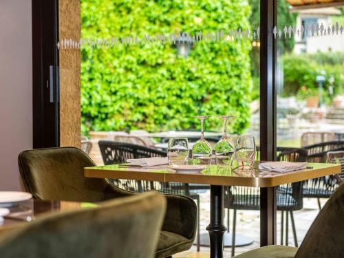 Imagen del bar/restaurante del Hotel Mercure Carcassonne La Cit&eacute;. Foto 3