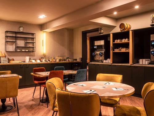 Imagen del bar/restaurante del Hotel Mercure Carcassonne La Cit&eacute;. Foto 4