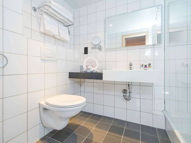 Imagen de la habitación del Hotel Mercure Cardiff North. Foto 17