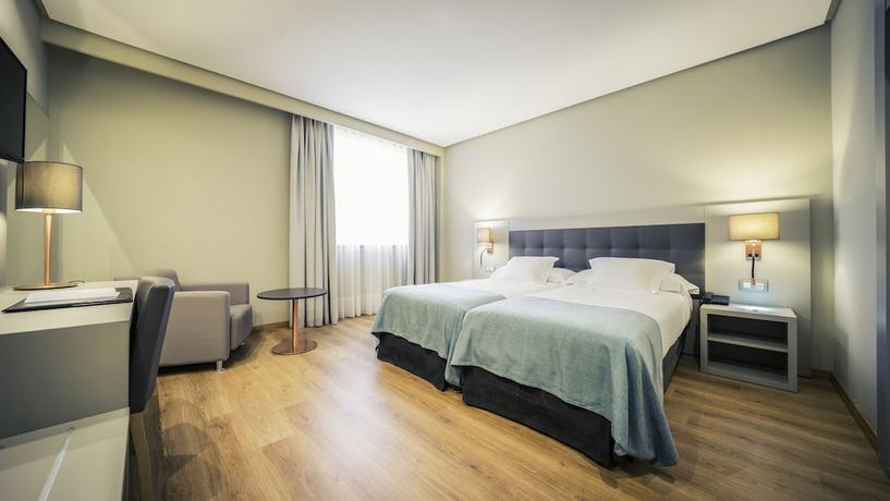 Imagen de la habitación del Hotel Mercure Carlton Rioja. Foto 7