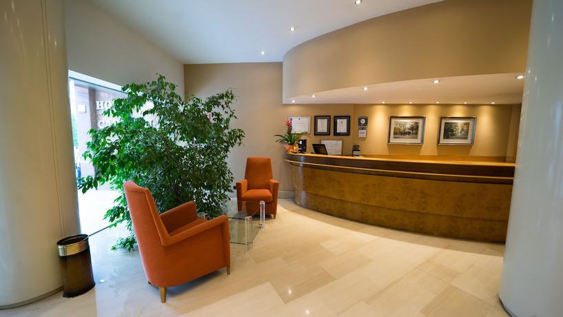 Imagen de los interiores del Hotel Mercure Carlton Rioja. Foto 20