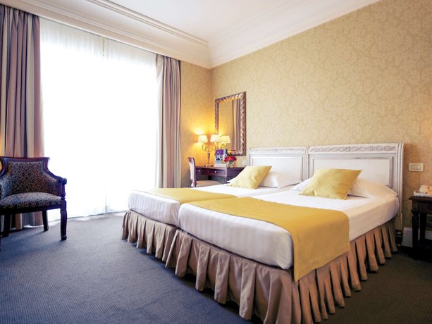 Imagen de la habitación del Hotel Mercure Catania Excelsior. Foto 8