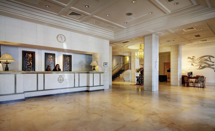 Imagen de los interiores del Hotel Mercure Catania Excelsior. Foto 19