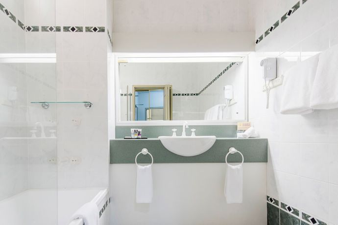 Imagen de la habitación del Hotel Mercure Charlestown. Foto 17
