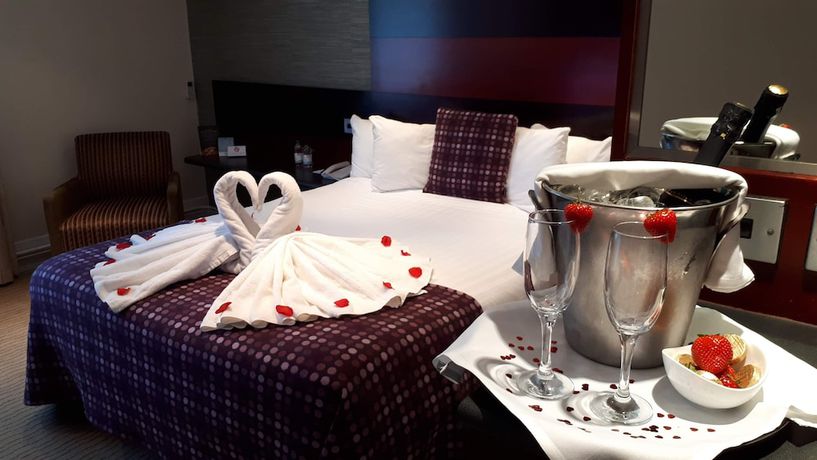 Imagen de la habitación del Hotel Mercure Chester Abbots Well. Foto 12