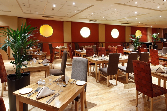 Imagen del bar/restaurante del Hotel Mercure Chester North Woodhey House. Foto 5