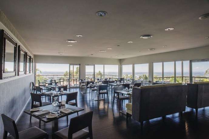 Imagen del bar/restaurante del Hotel Mercure Clear Mountain Lodge. Foto 5