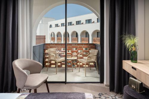 Imagen general del Hotel Mercure Conacul Cozieni. Foto 1