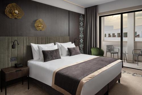 Imagen general del Hotel Mercure Conacul Cozieni. Foto 2