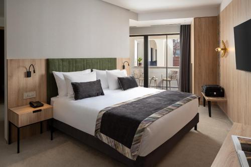 Imagen de la habitación del Hotel Mercure Conacul Cozieni. Foto 17