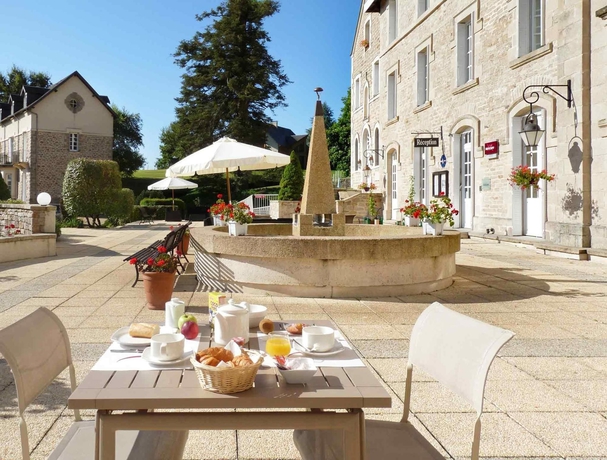 Imagen del bar/restaurante del Hotel Mercure Correze La Seniorie. Foto 4