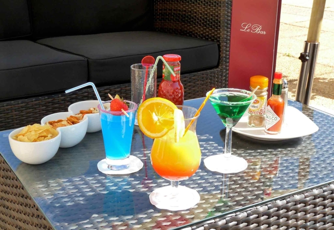 Imagen del bar/restaurante del Hotel Mercure Correze La Seniorie. Foto 5