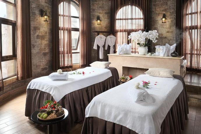 Imagen de los interiores del Hotel Mercure Danang French Village Bana Hills. Foto 18