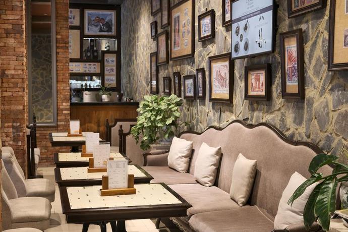 Imagen del bar/restaurante del Hotel Mercure Danang French Village Bana Hills. Foto 10