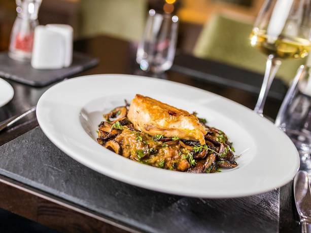 Imagen del bar/restaurante del Hotel Mercure Darlington Kings. Foto 3