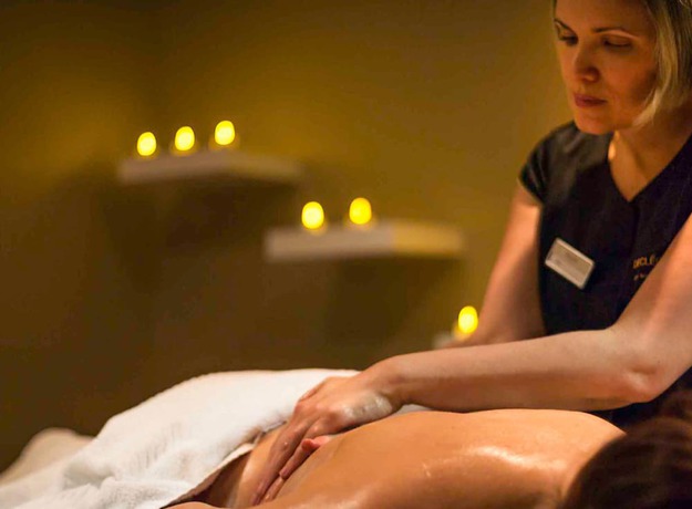 Imagen de la piscina del Hotel Mercure Dartford Brands Hatch Hotel & Spa 4 estrellas. Foto 20