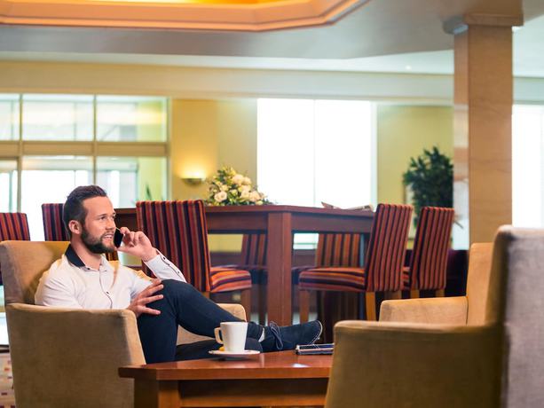 Imagen del bar/restaurante del Hotel Mercure Daventry Court. Foto 3