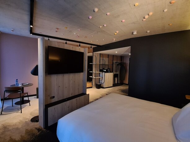 Imagen de la habitación del Hotel Mercure Del&eacute;mont. Foto 4