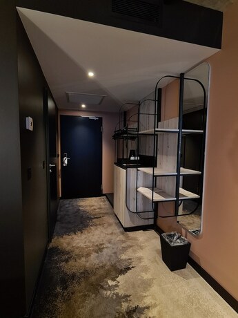 Imagen de la habitación del Hotel Mercure Del&eacute;mont. Foto 13