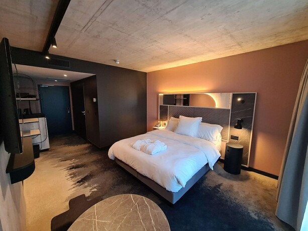 Imagen de la habitación del Hotel Mercure Del&eacute;mont. Foto 17