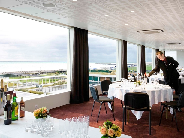 Imagen del bar/restaurante del Hotel Mercure Dieppe La Présidence. Foto 2