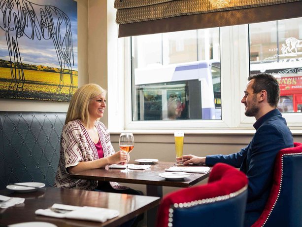 Imagen del bar/restaurante del Hotel Mercure Doncaster Centre Danum. Foto 5