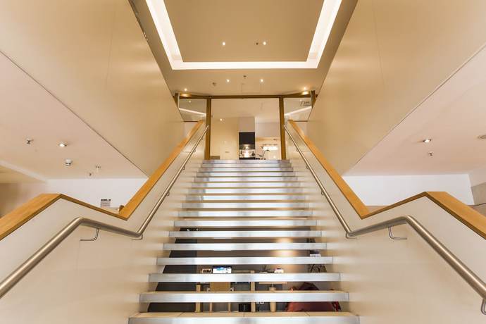 Imagen de los interiores del Hotel Mercure Duisburg City. Foto 18