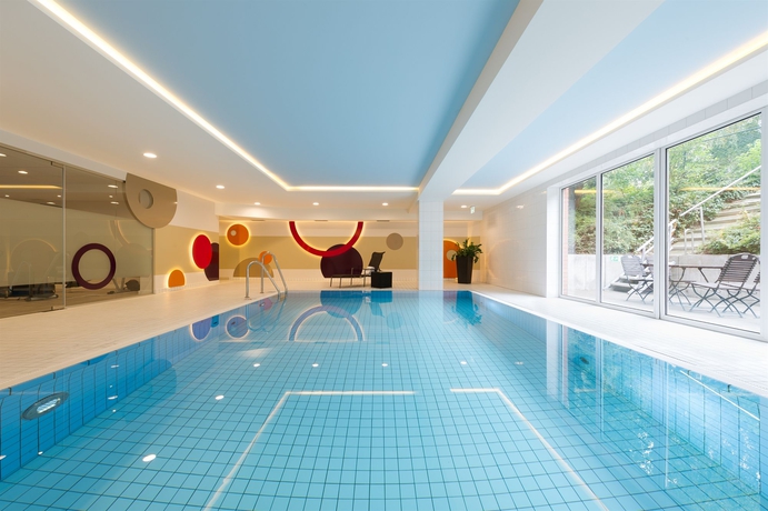 Imagen de la piscina del Hotel Mercure Düsseldorf Kaarst. Foto 16